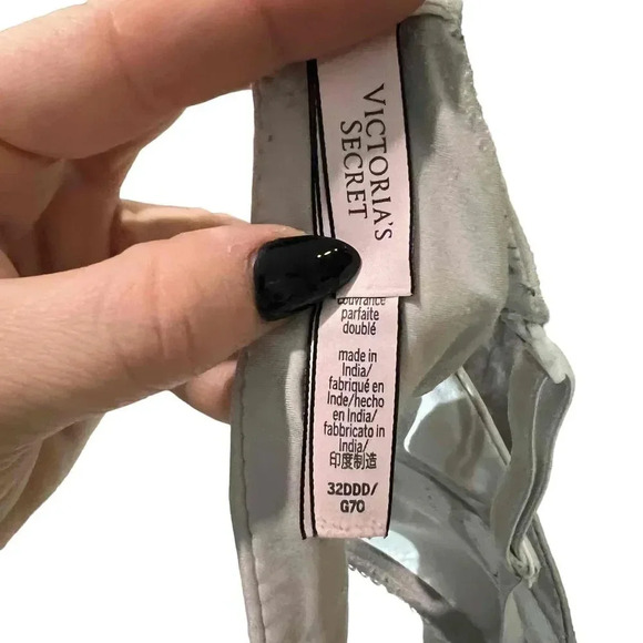 Victoria's Secret White Underwire Padded Adjustable Straps Bra Size 32DDD - Picture 2 of 4